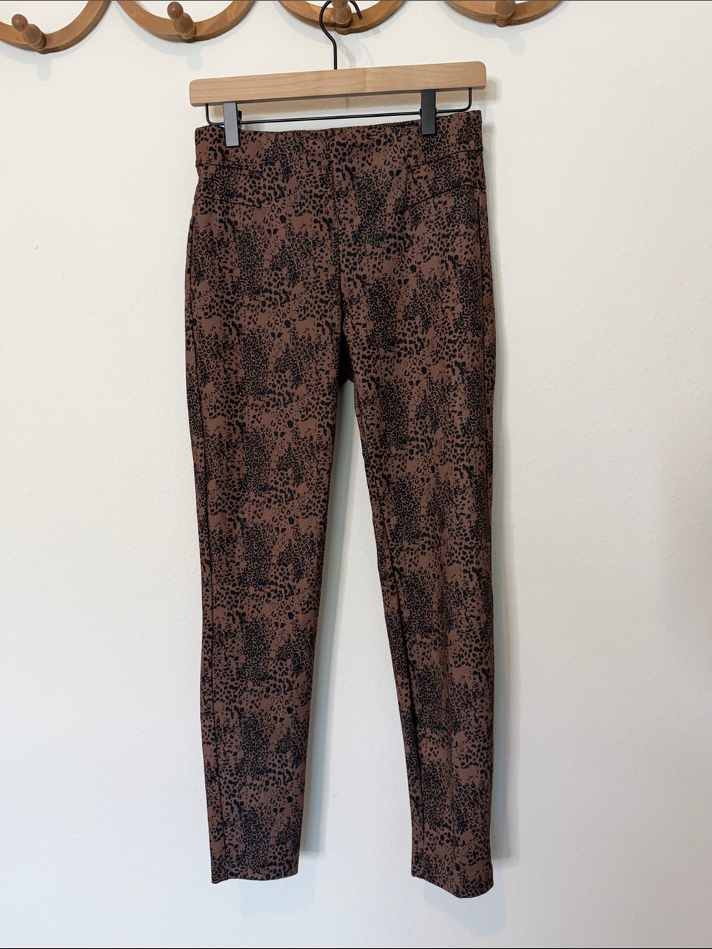 Wonderfly Slim Fit Brown Animal-Print Leggings Small Business Casual Minimalist